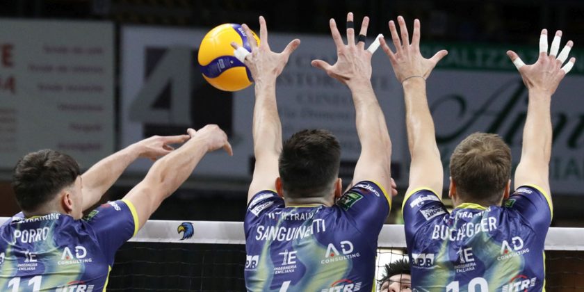 Dos ejecuciones técnico/tácticas del bloqueo individual